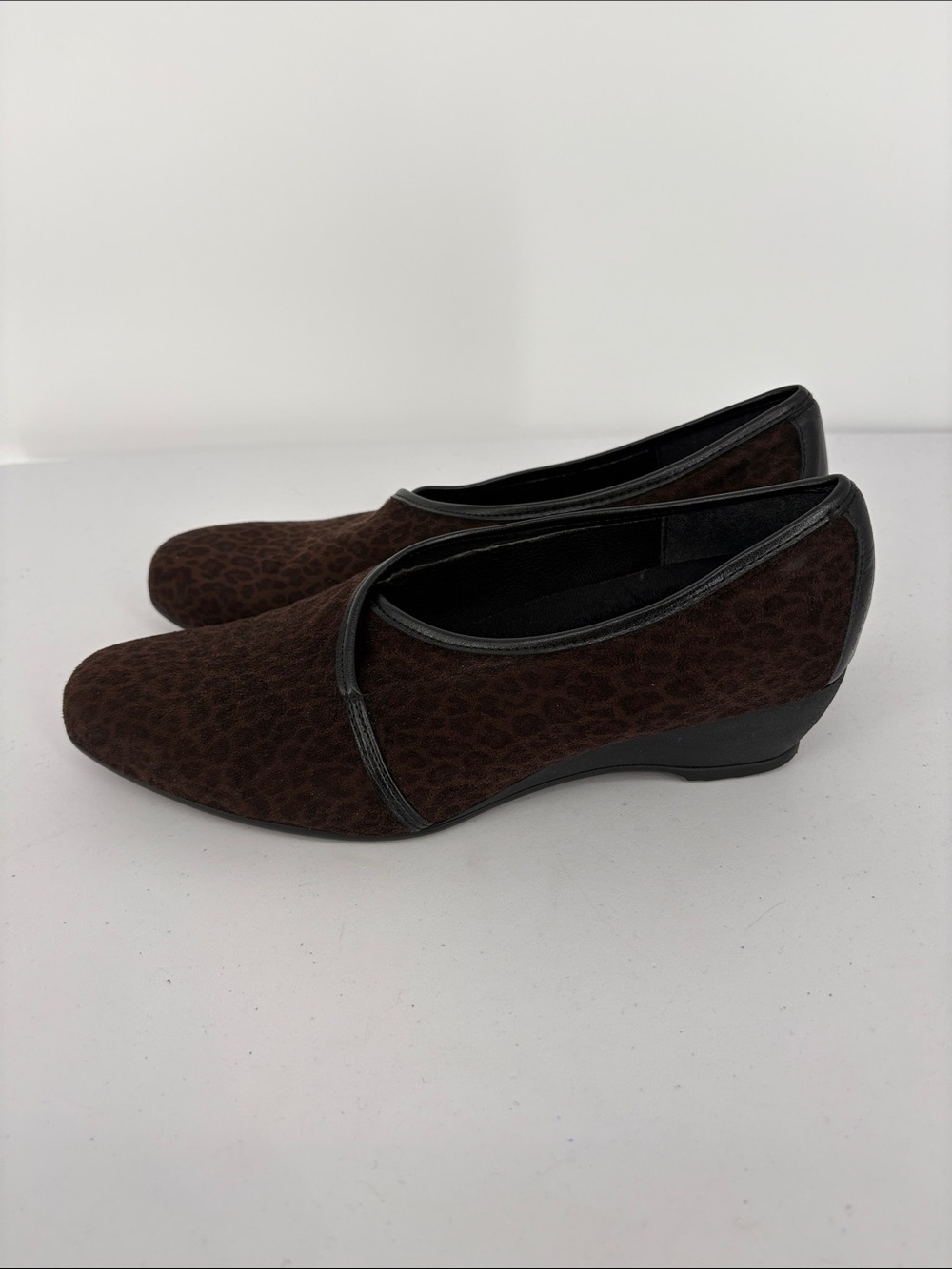 🐾 Munro Brown Leopard-Texture Low Wedge Slip-On Shoes